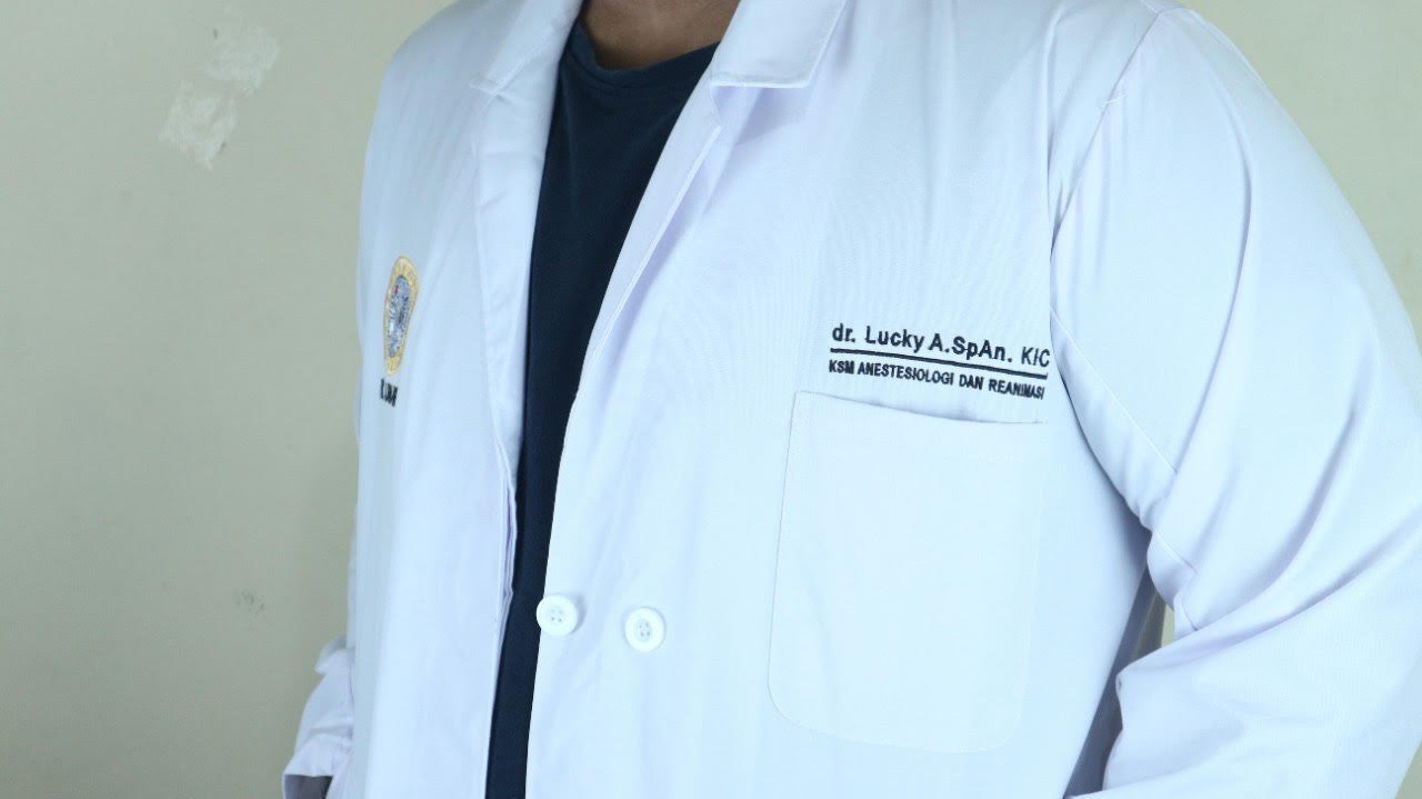 Jas Dokter dari Rumah Kapas. Foto : (Rumah Kapas)