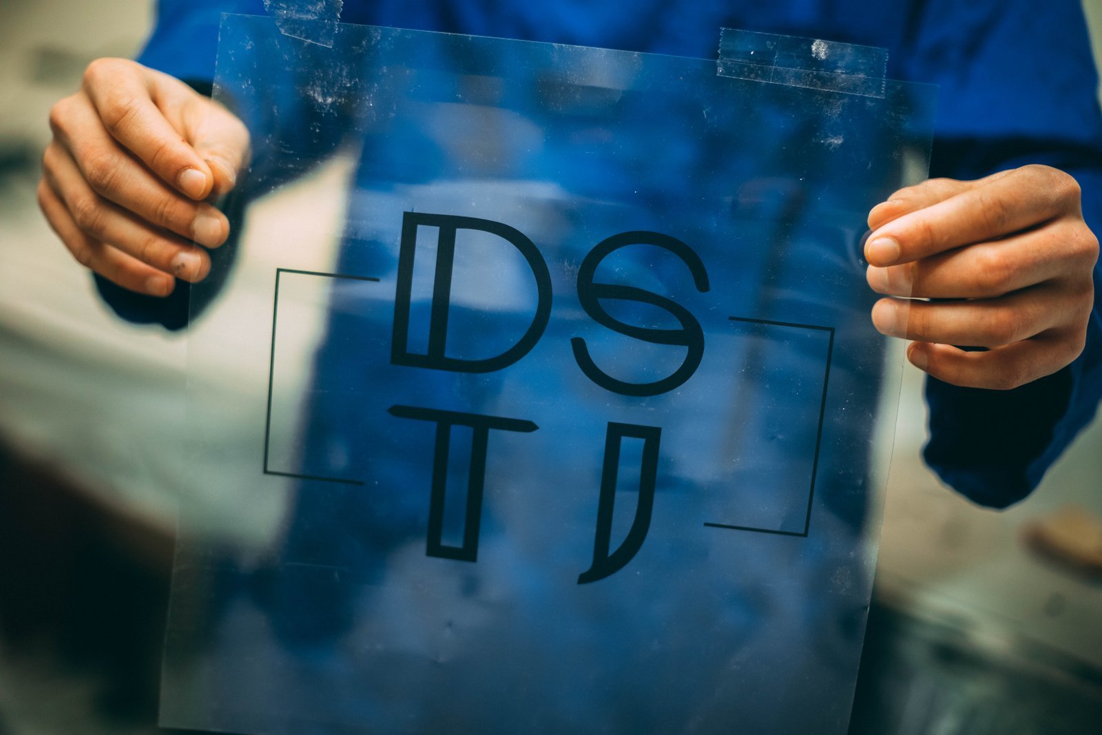 Sablon Kaos Digital Konveksi di Surabaya. Foto : unsplash.com